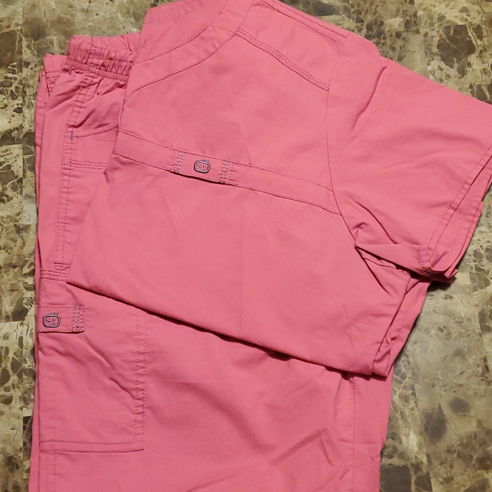 Wonderflex scrub set